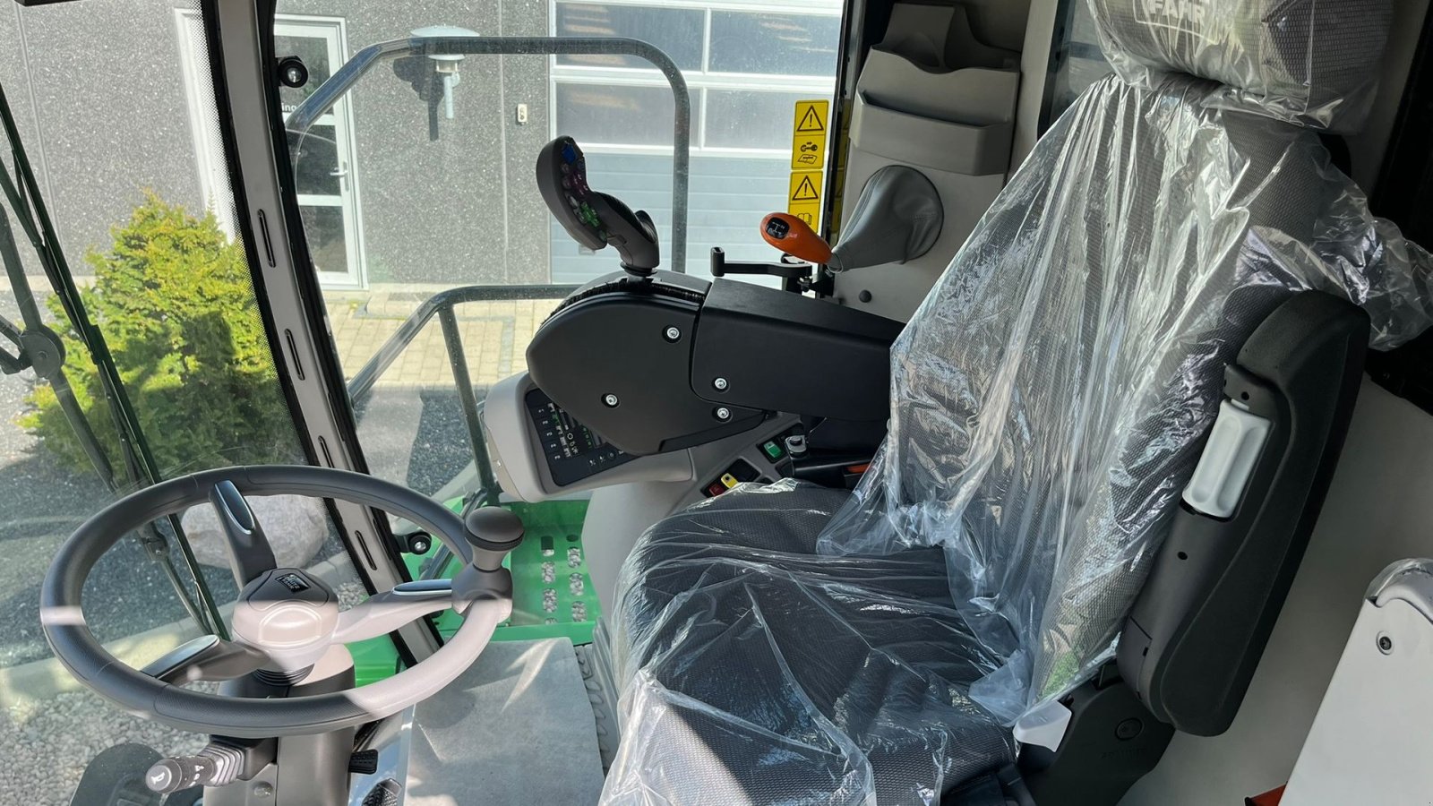 Mähdrescher типа Deutz-Fahr C7206 With 24feed - 7.2m header. New and unused Combine together with 7.2m header, Gebrauchtmaschine в Lintrup (Фотография 4)