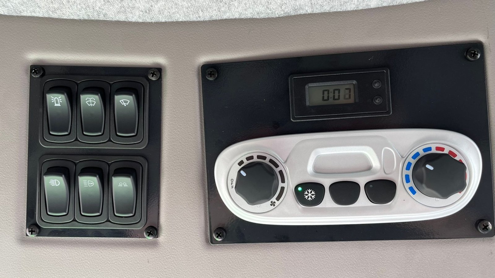 Mähdrescher tipa Deutz-Fahr C7206 With 24feed - 7.2m header. New and unused Combine together with 7.2m header, Gebrauchtmaschine u Lintrup (Slika 18)