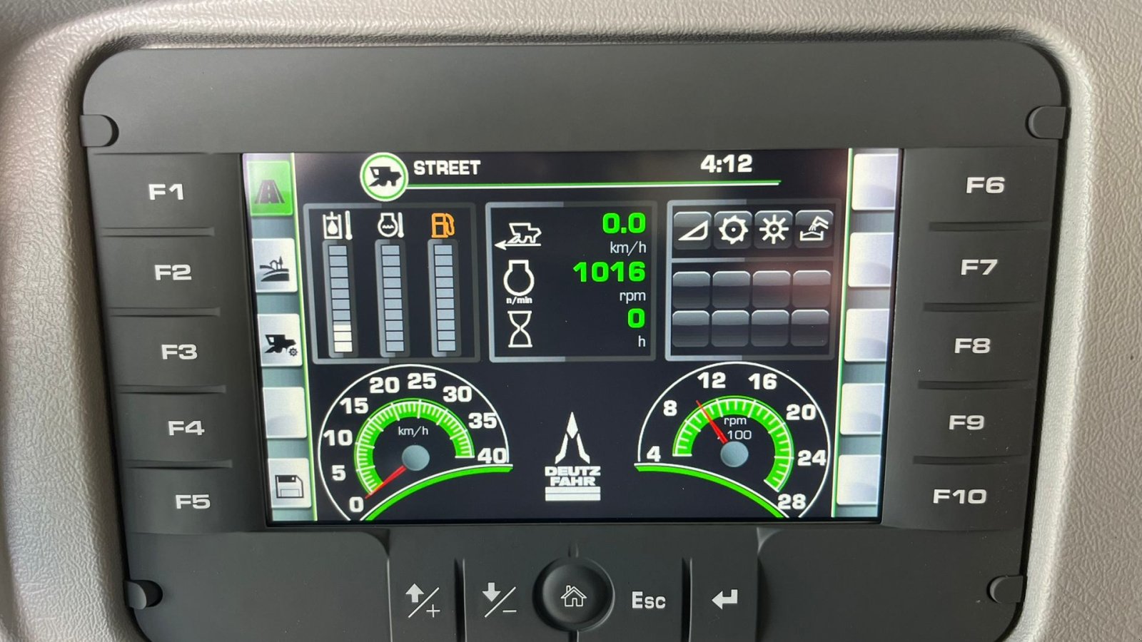 Mähdrescher of the type Deutz-Fahr C7206 With 24feed - 7.2m header. New and unused Combine together with 7.2m header, Gebrauchtmaschine in Lintrup (Picture 20)