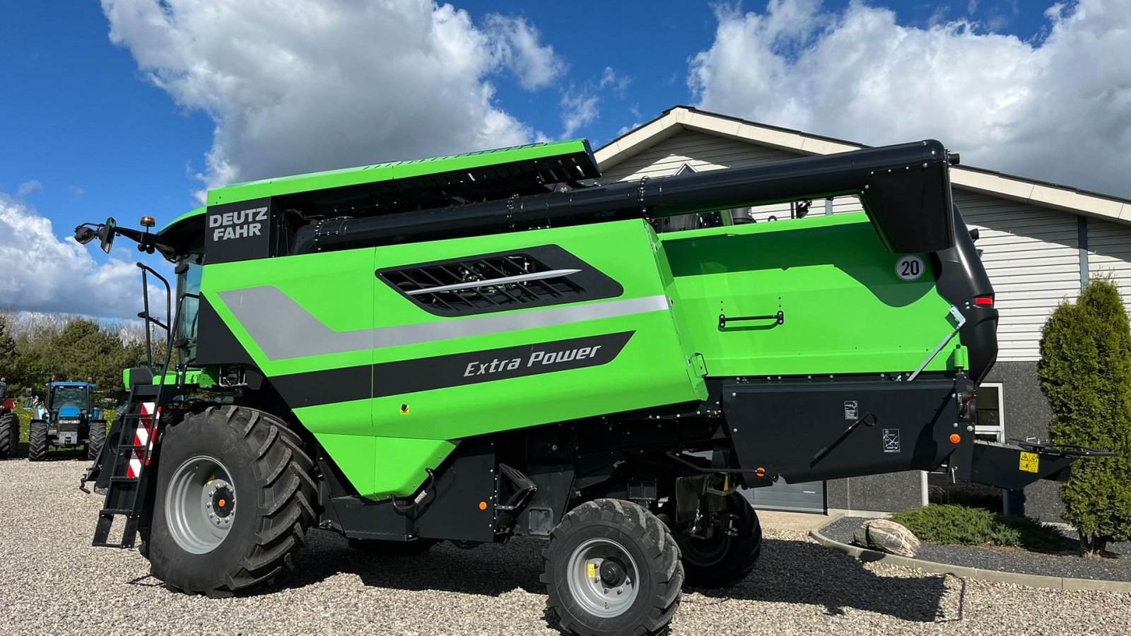 Mähdrescher of the type Deutz-Fahr C7206 With 24feed - 7.2m header. New and unused Combine together with 7.2m header, Gebrauchtmaschine in Lintrup (Picture 14)