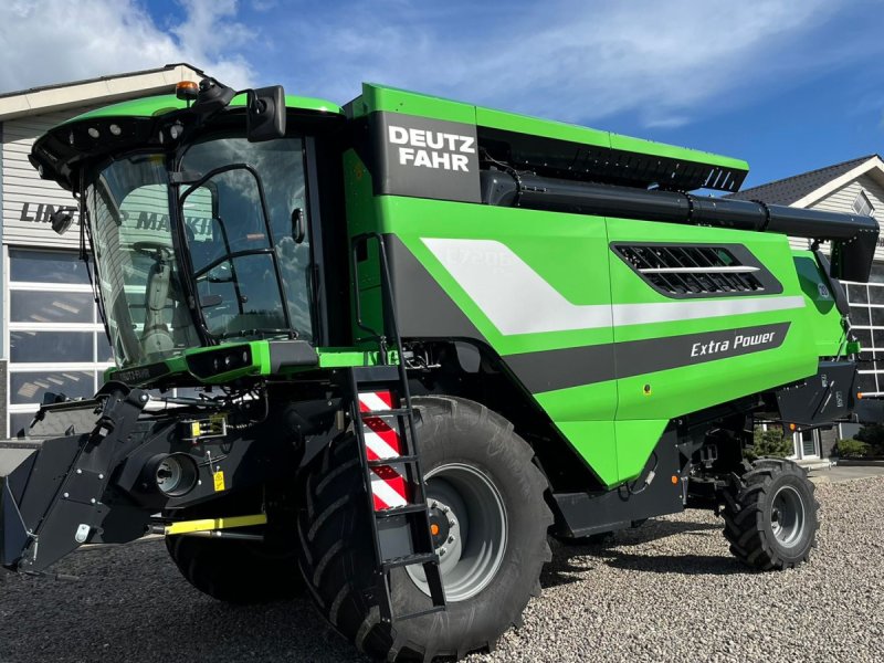 Mähdrescher of the type Deutz-Fahr C7206 With 24feed - 7.2m header. New and unused Combine together with 7.2m header, Gebrauchtmaschine in Lintrup (Picture 1)