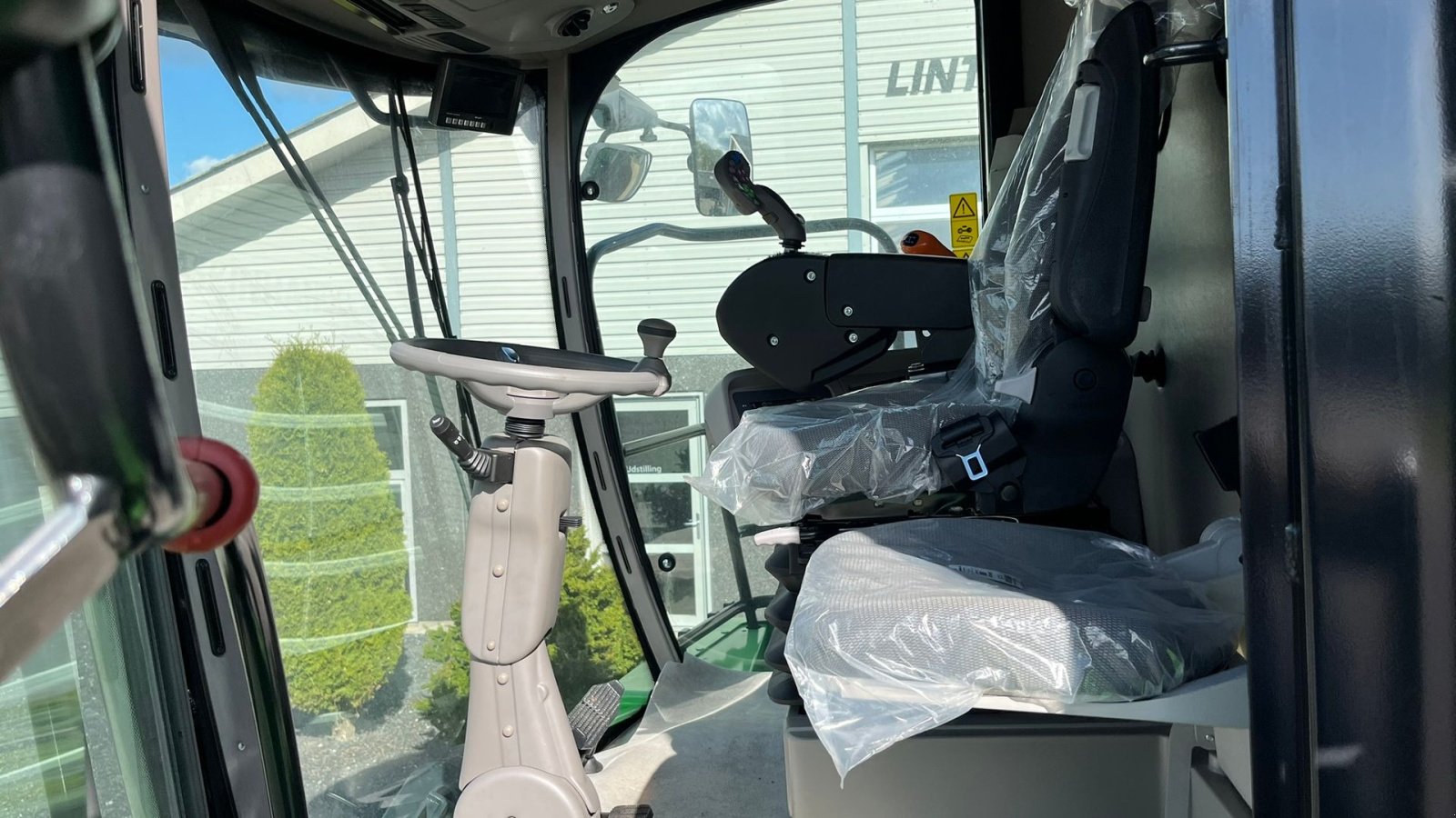 Mähdrescher tip Deutz-Fahr C7206 With 24feed - 7.2m header. New and unused Combine together with 7.2m header, Gebrauchtmaschine in Lintrup (Poză 2)