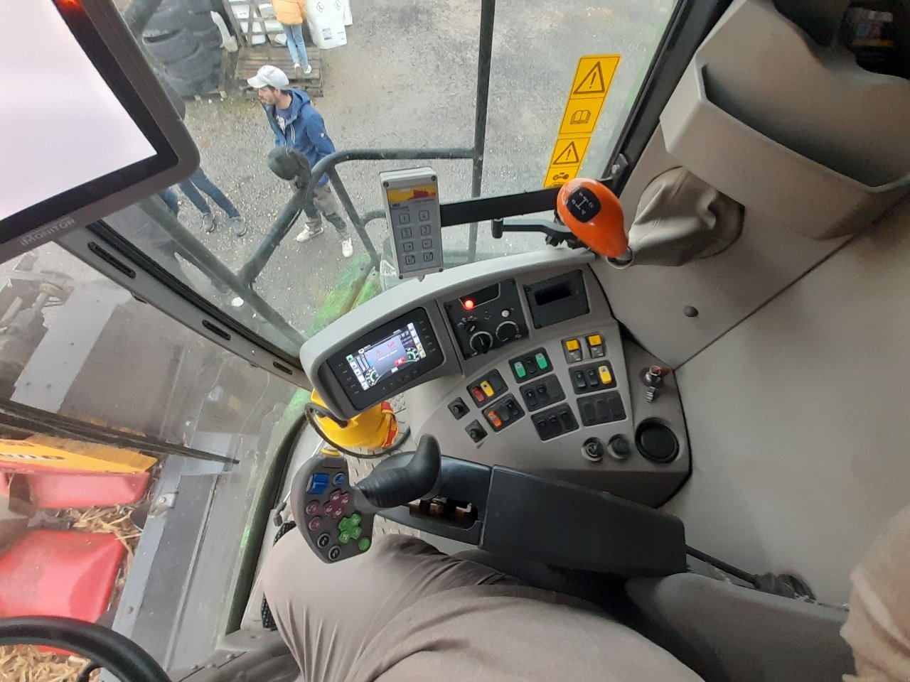 Mähdrescher типа Deutz-Fahr C9206 TSB, Gebrauchtmaschine в NEUVILLE AUX BOIS (Фотография 4)