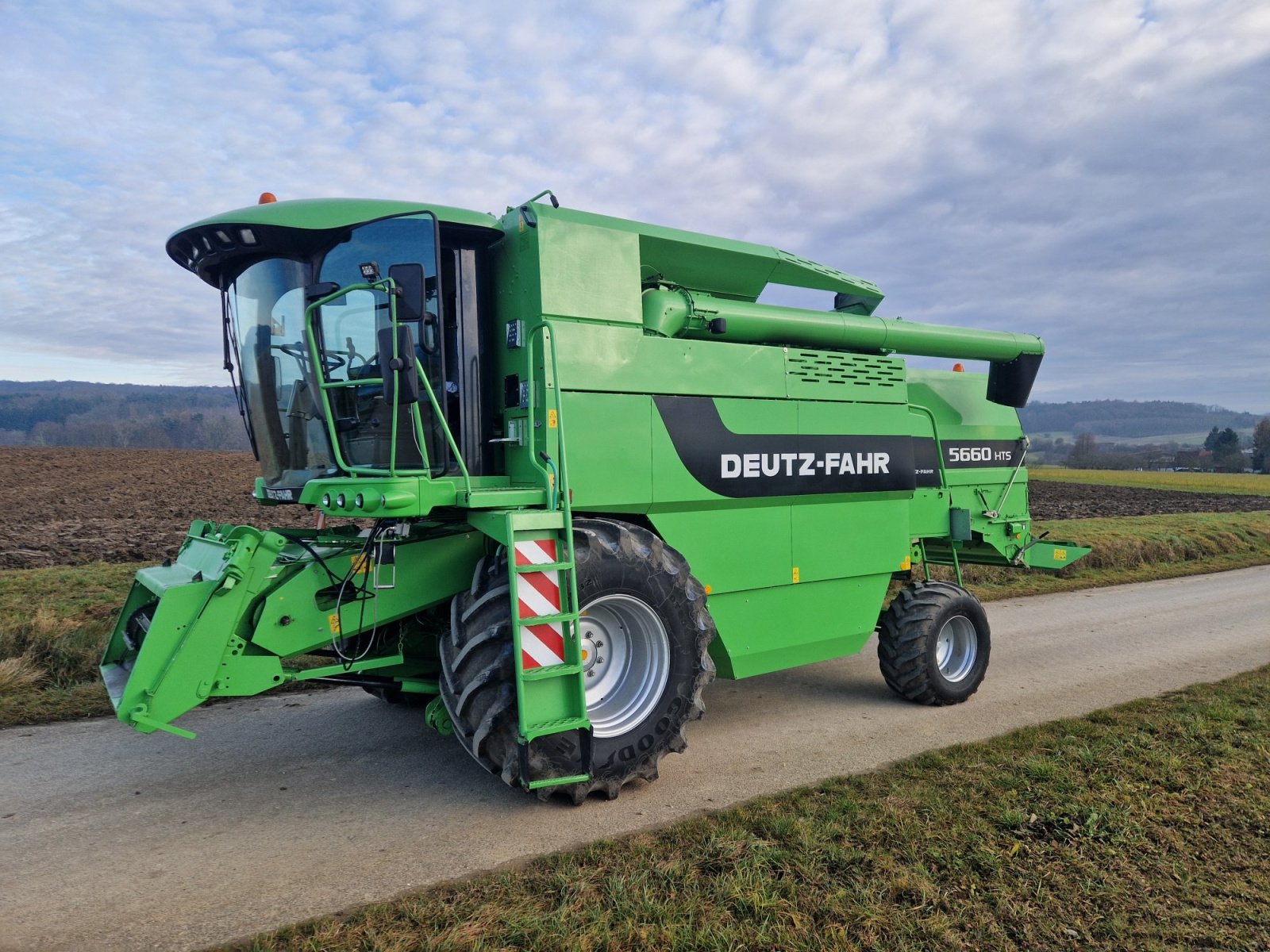 Mähdrescher des Typs Deutz-Fahr Topliner 5660 HTS Balance, Gebrauchtmaschine in Finningen (Bild 2)