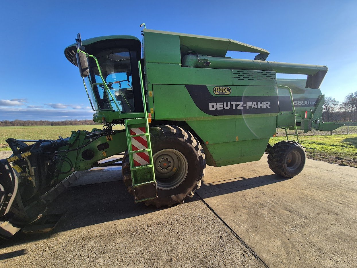 Mähdrescher of the type Deutz-Fahr Topliner 5690 HTS, Gebrauchtmaschine in Naklo (Picture 3)