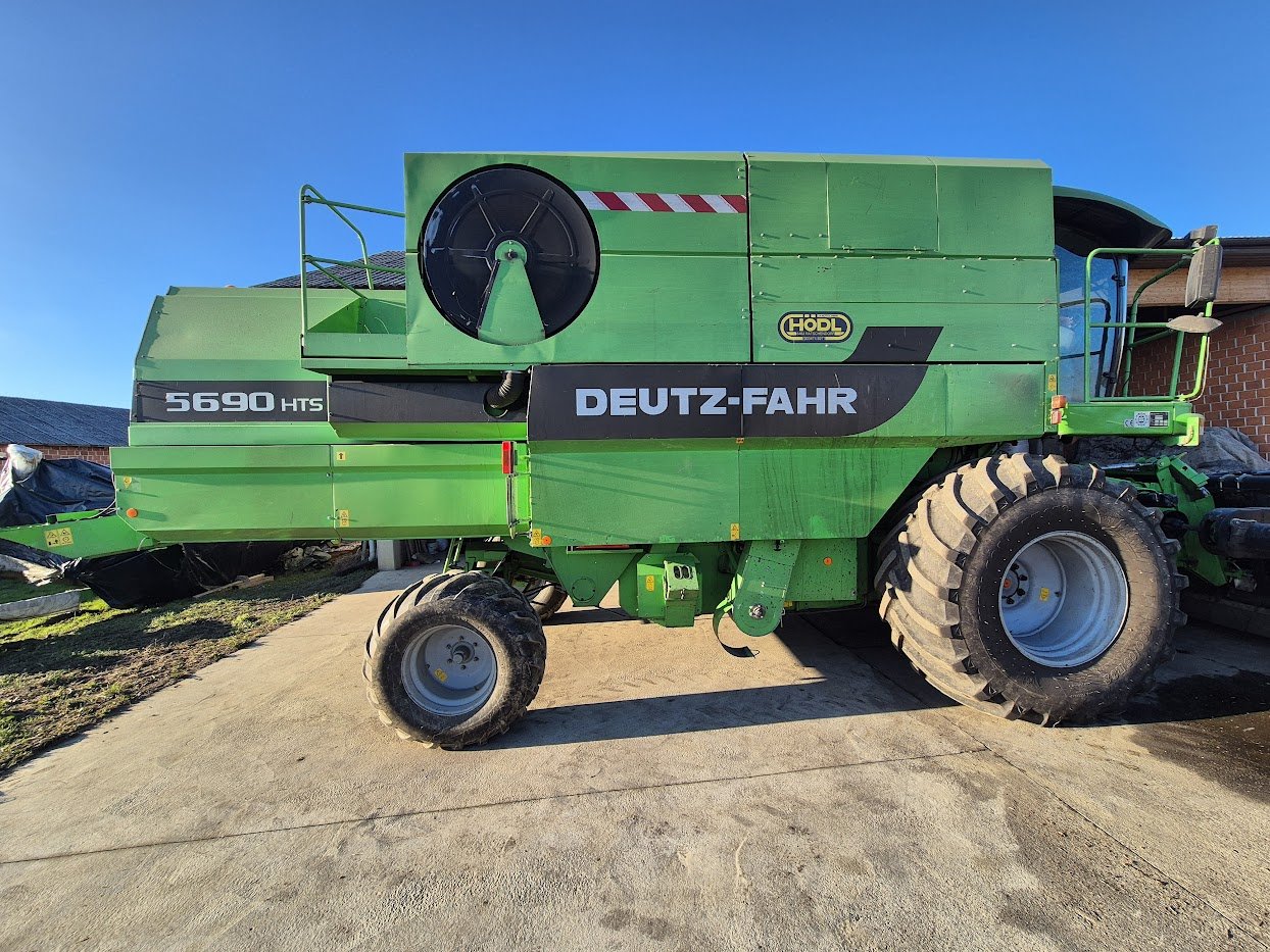 Mähdrescher of the type Deutz-Fahr Topliner 5690 HTS, Gebrauchtmaschine in Naklo (Picture 9)