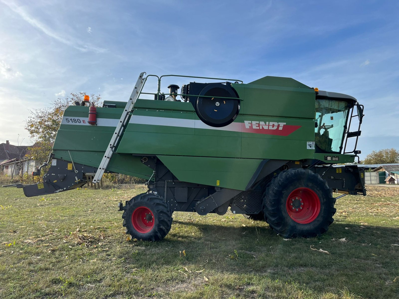 Mähdrescher des Typs Fendt 5180 E, Gebrauchtmaschine in Orţişoara (Bild 3)