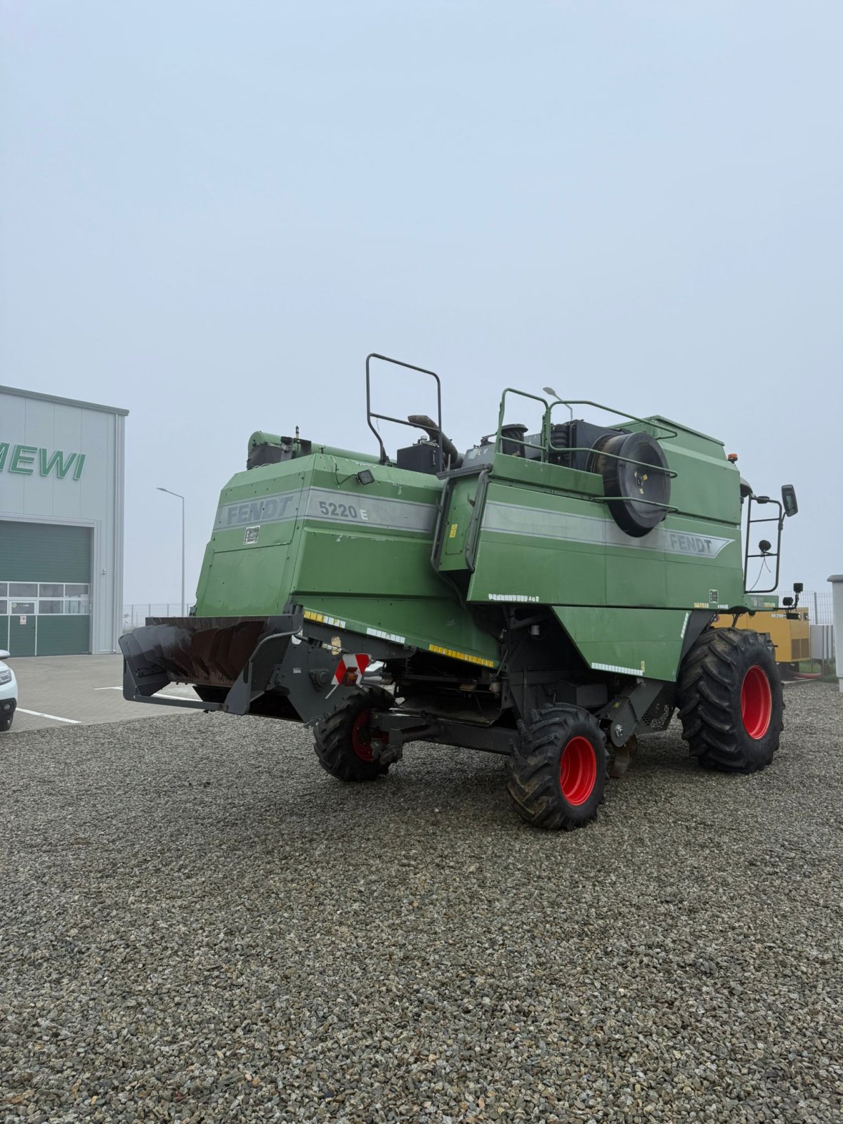 Mähdrescher du type Fendt 5220 E, Gebrauchtmaschine en Orţişoara (Photo 6)