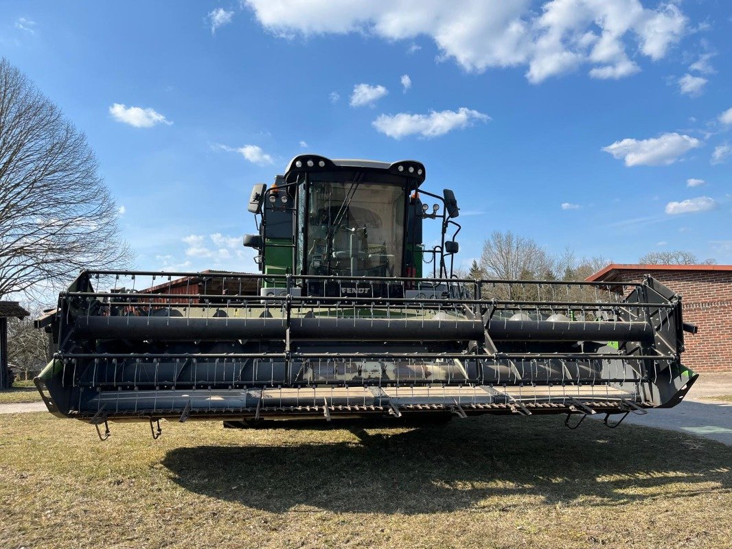 Mähdrescher типа Fendt 5225 E + 5,50m PowerFlow Schneidwerk, Gebrauchtmaschine в Elmenhorst-Lanken (Фотография 12)