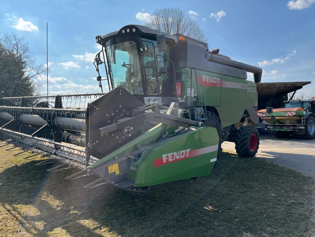 Mähdrescher типа Fendt 5225 E + 5,50m PowerFlow Schneidwerk, Gebrauchtmaschine в Elmenhorst-Lanken (Фотография 13)