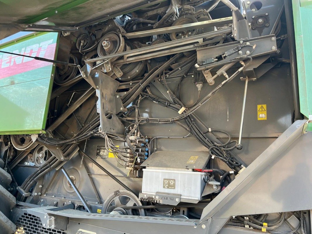 Mähdrescher типа Fendt 5225 E + 5,50m PowerFlow Schneidwerk, Gebrauchtmaschine в Elmenhorst-Lanken (Фотография 10)