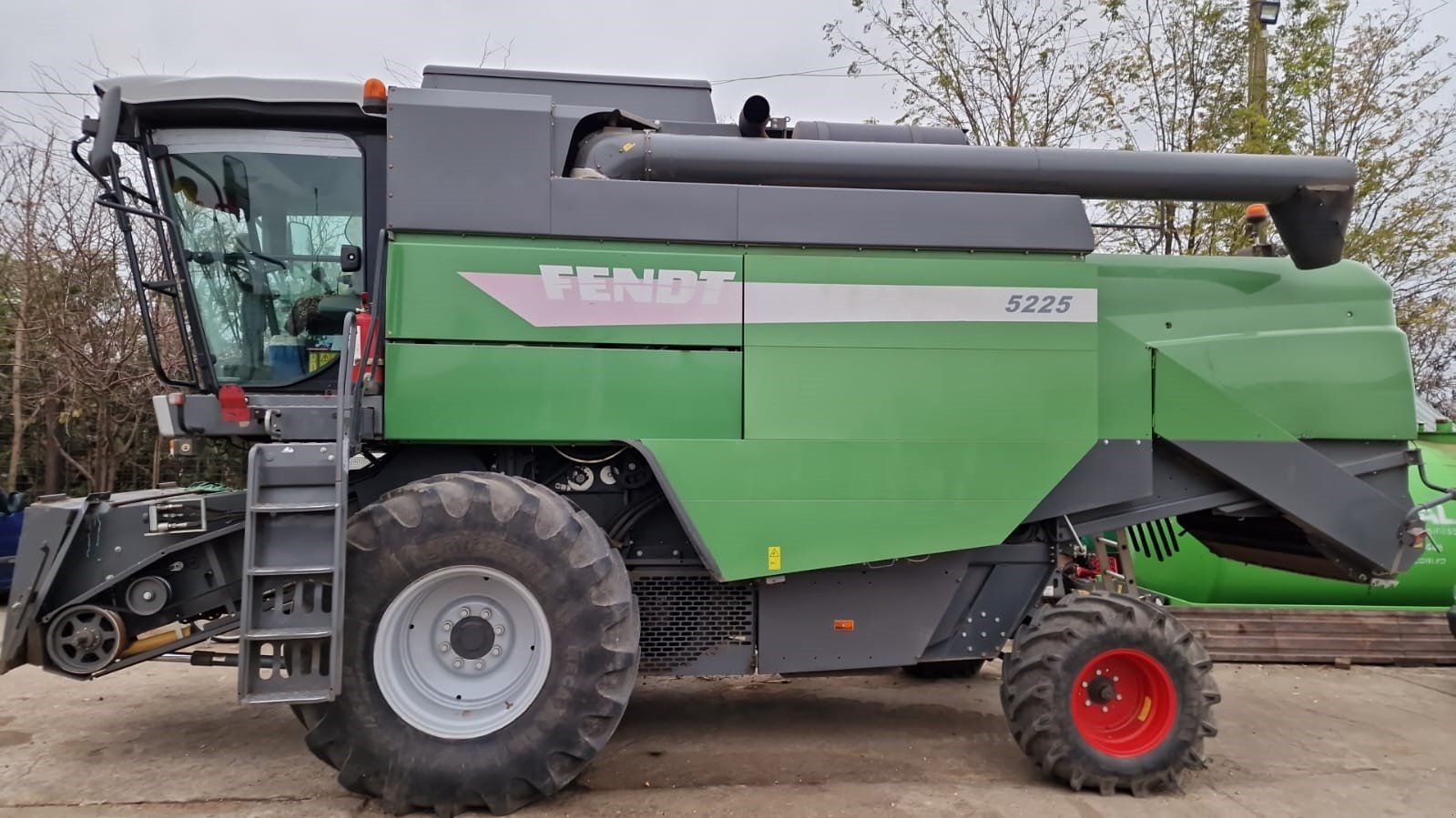 Mähdrescher des Typs Fendt 5225 E, Gebrauchtmaschine in Orţişoara (Bild 3)