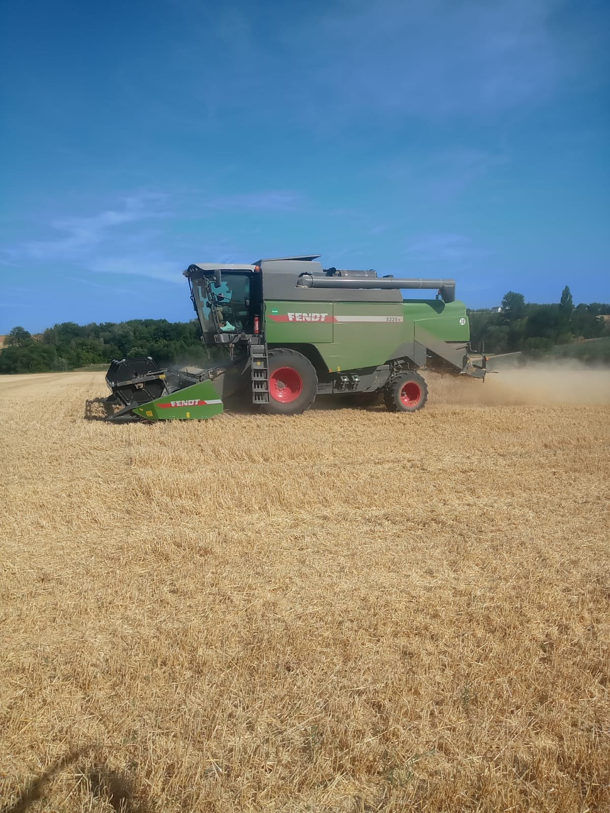 Mähdrescher des Typs Fendt 5225 E, Gebrauchtmaschine in Heilbronn (Bild 2)