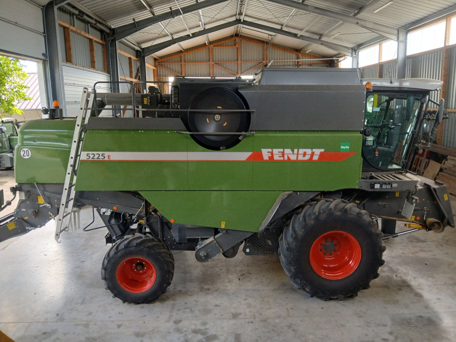 Mähdrescher del tipo Fendt 5225 E, Gebrauchtmaschine In Heilbronn (Immagine 1)