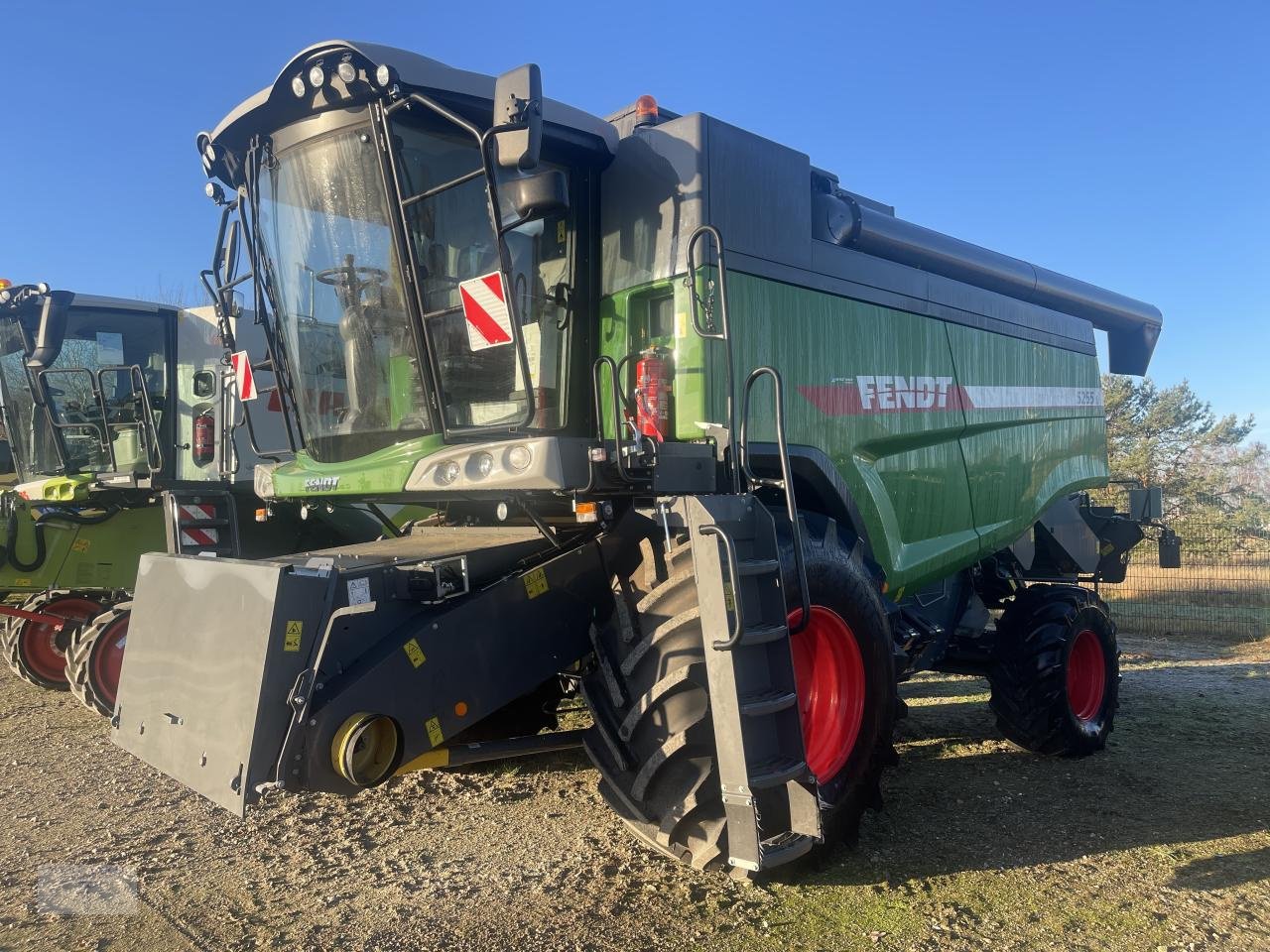 Mähdrescher des Typs Fendt 5255 L, Gebrauchtmaschine in Pragsdorf (Bild 1)