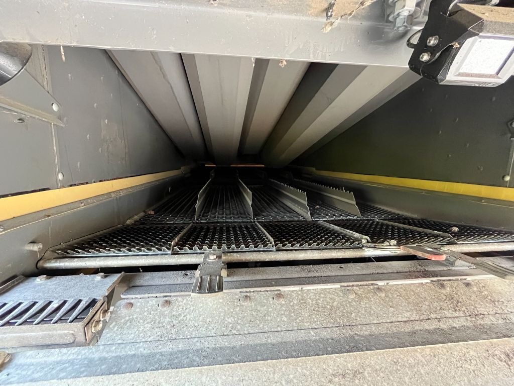 Mähdrescher of the type Fendt 5275 C PLI, Gebrauchtmaschine in Calmont (Picture 8)