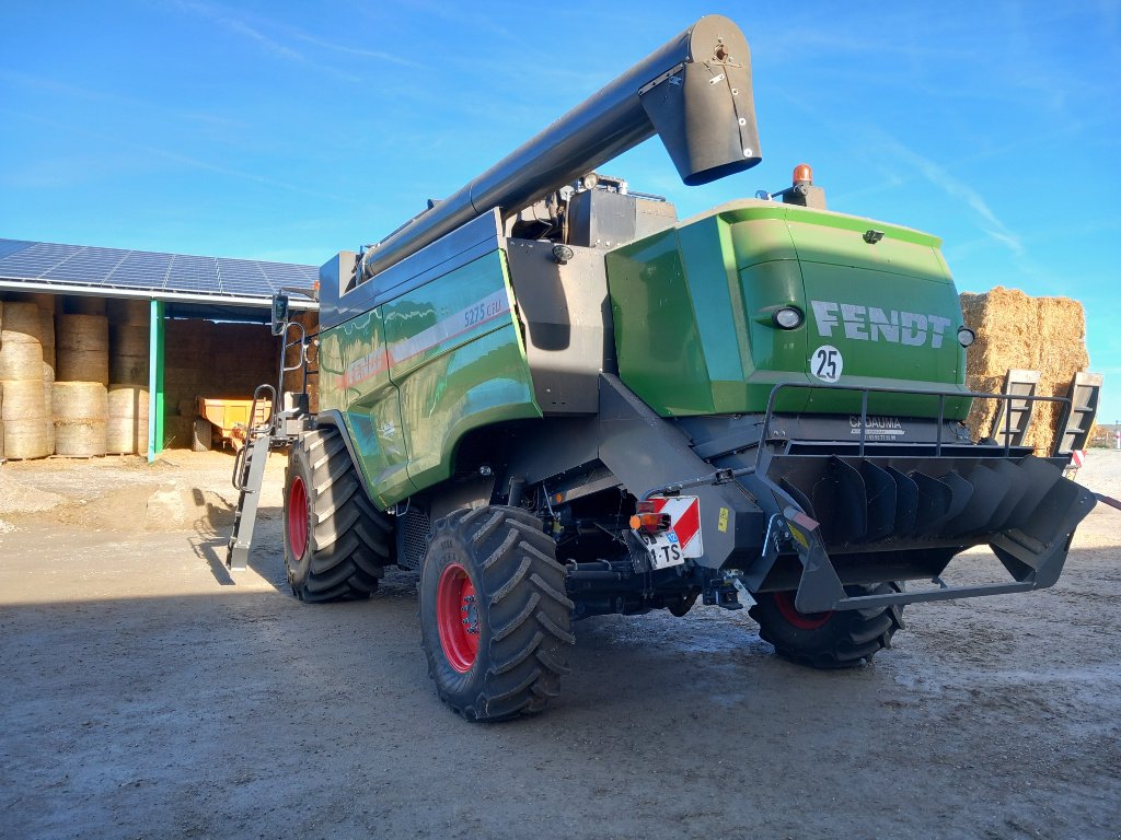 Mähdrescher of the type Fendt 5275 C PLI, Gebrauchtmaschine in Calmont (Picture 3)