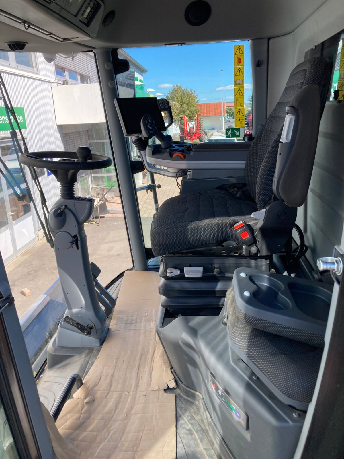 Mähdrescher des Typs Fendt 5275 C, Gebrauchtmaschine in Wülfershausen an der Saale (Bild 8)