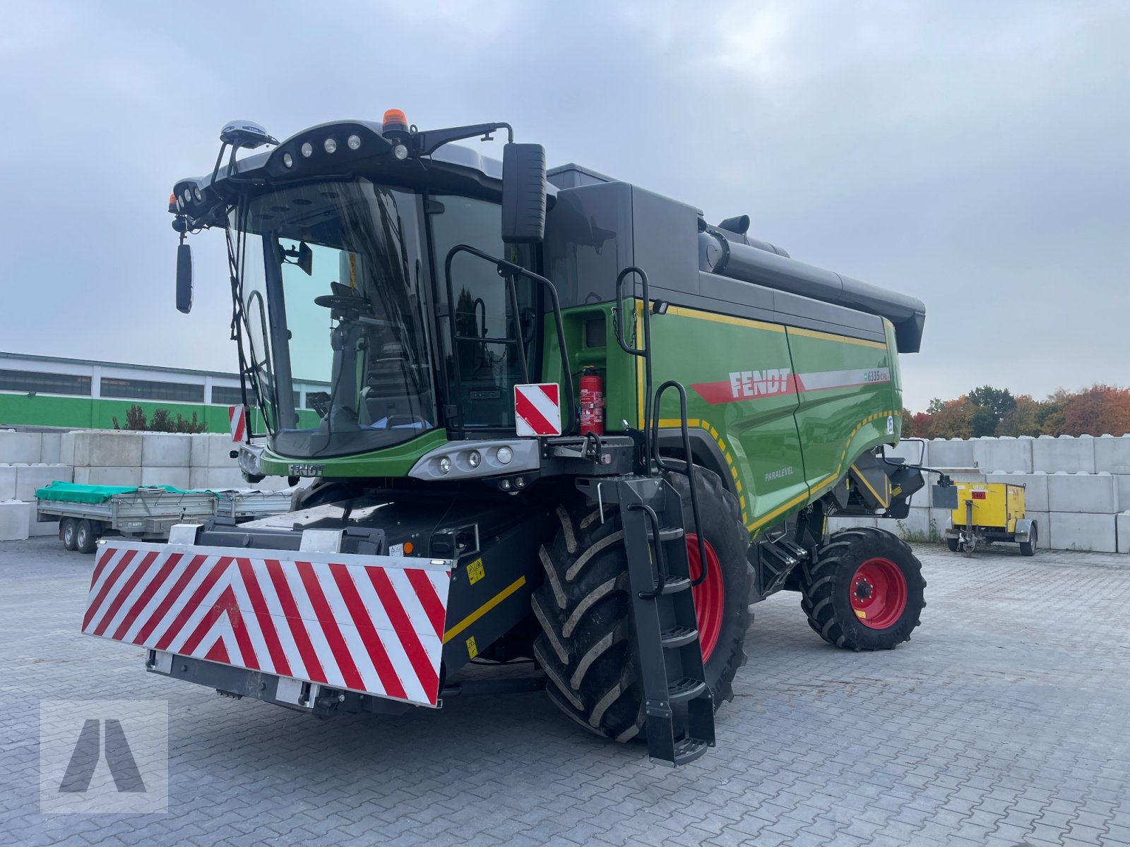 Mähdrescher des Typs Fendt 6335 C  PL, Gebrauchtmaschine in Eggenfelden (Bild 1)