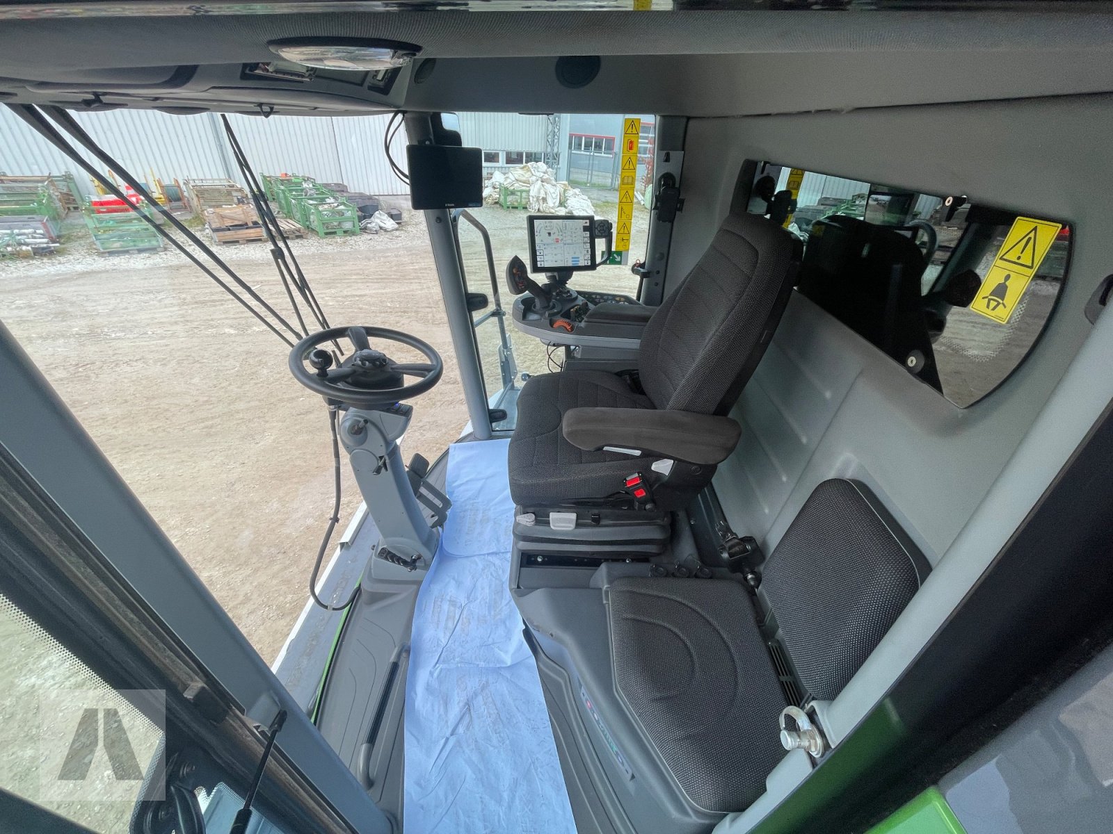 Mähdrescher des Typs Fendt 6335 C  PL, Gebrauchtmaschine in Eggenfelden (Bild 12)