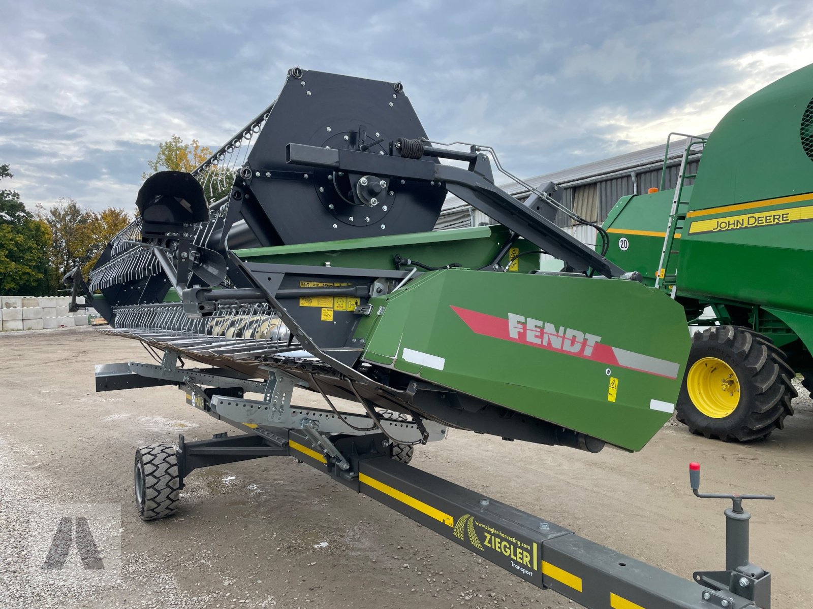 Mähdrescher des Typs Fendt 6335 C  PL, Gebrauchtmaschine in Eggenfelden (Bild 23)