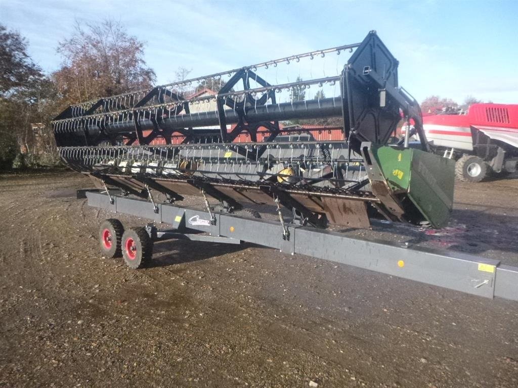 Mähdrescher of the type Fendt 6335 C SAMME MODEL SOM MF 7370 BETA, Gebrauchtmaschine in Skive (Picture 19)