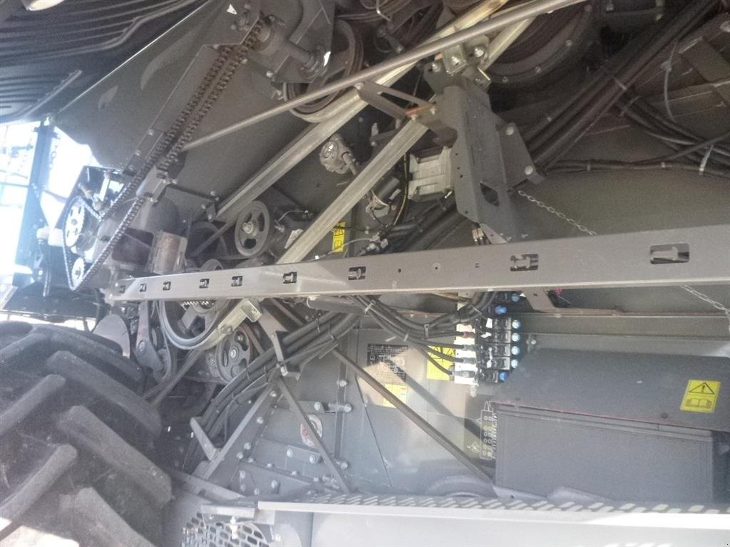 Mähdrescher of the type Fendt 6335 C SAMME MODEL SOM MF 7370 BETA, Gebrauchtmaschine in Skive (Picture 13)