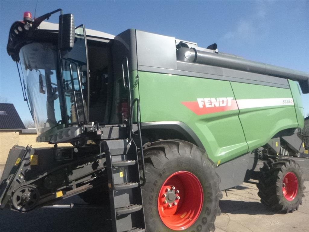Mähdrescher of the type Fendt 6335 C SAMME MODEL SOM MF 7370 BETA, Gebrauchtmaschine in Skive (Picture 2)