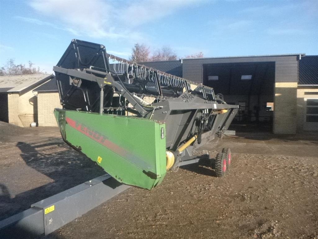 Mähdrescher of the type Fendt 6335 C SAMME MODEL SOM MF 7370 BETA, Gebrauchtmaschine in Skive (Picture 17)