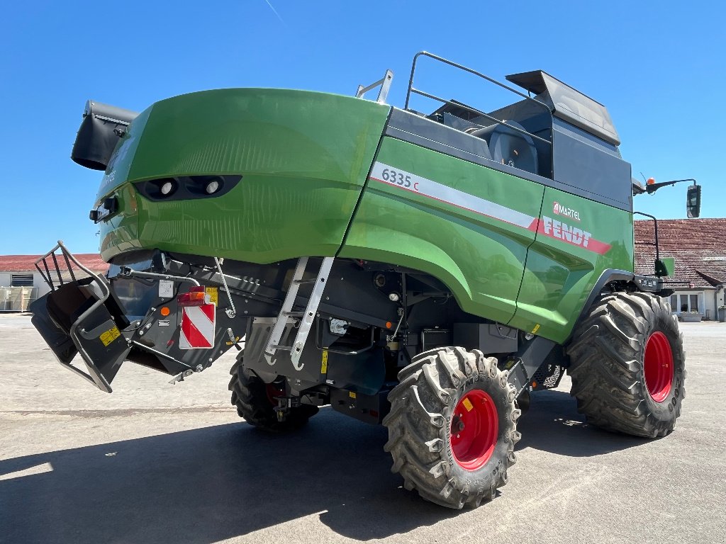 Mähdrescher del tipo Fendt 6335 C, Gebrauchtmaschine In VERT TOULON (Immagine 11)