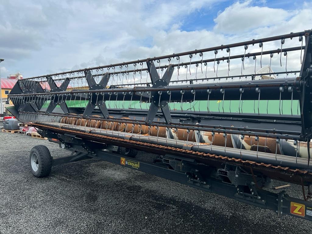 Mähdrescher des Typs Fendt 6335 C, Gebrauchtmaschine in Orţişoara (Bild 8)