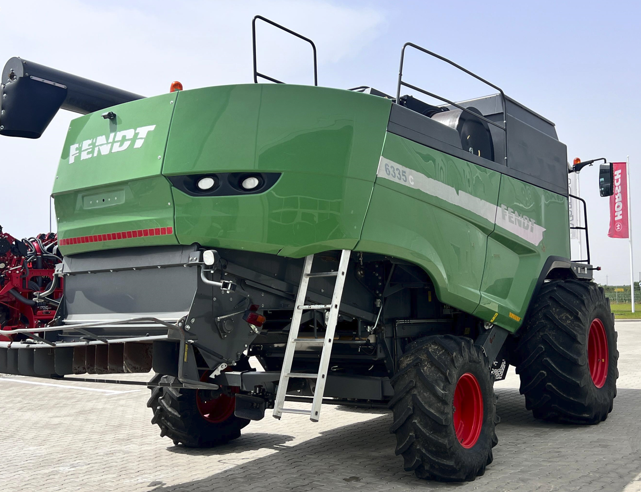 Mähdrescher des Typs Fendt 6335 C, Gebrauchtmaschine in Orţişoara (Bild 5)