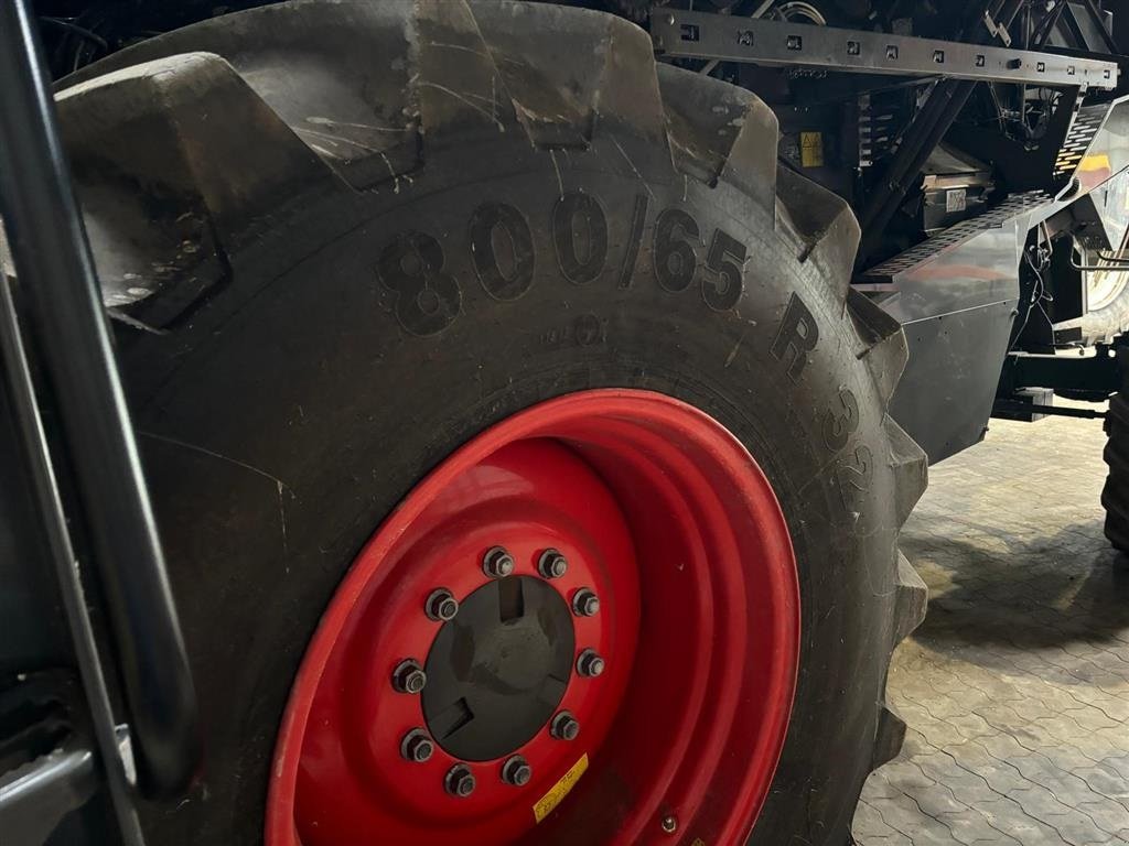 Mähdrescher des Typs Fendt 6335C Paralevel - 4wd 4WD. ParaLevel ( a la JD HillMaster og CLAAS Montana ). PowerFlow 25" skærebord. Står ved Kolding., Gebrauchtmaschine in Kolding (Bild 15)