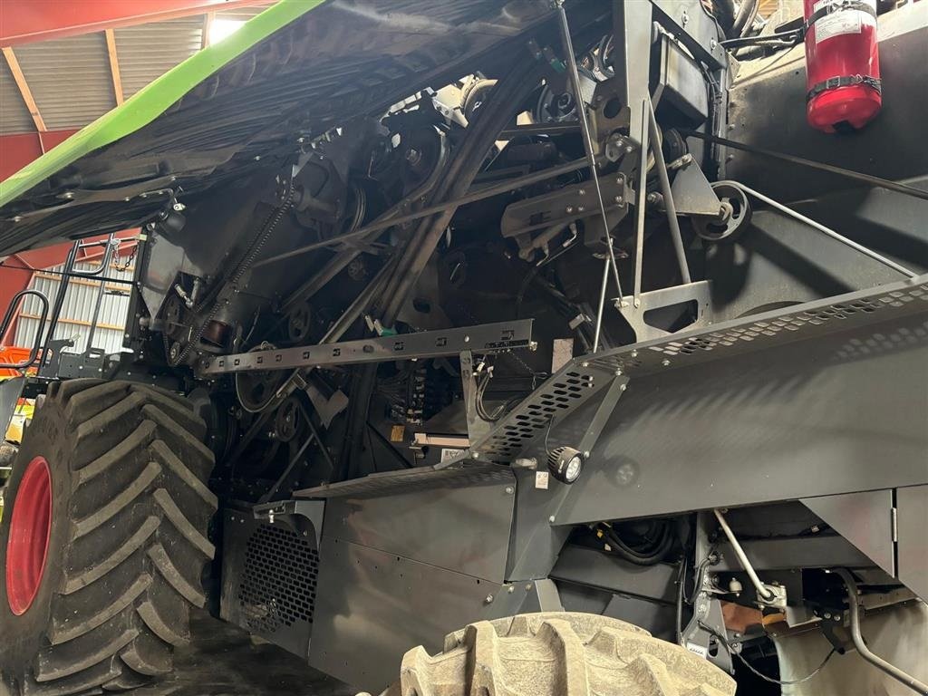Mähdrescher des Typs Fendt 6335C Paralevel - 4wd 4WD. ParaLevel ( a la JD HillMaster og CLAAS Montana ). PowerFlow 25" skærebord. Står ved Kolding., Gebrauchtmaschine in Kolding (Bild 11)