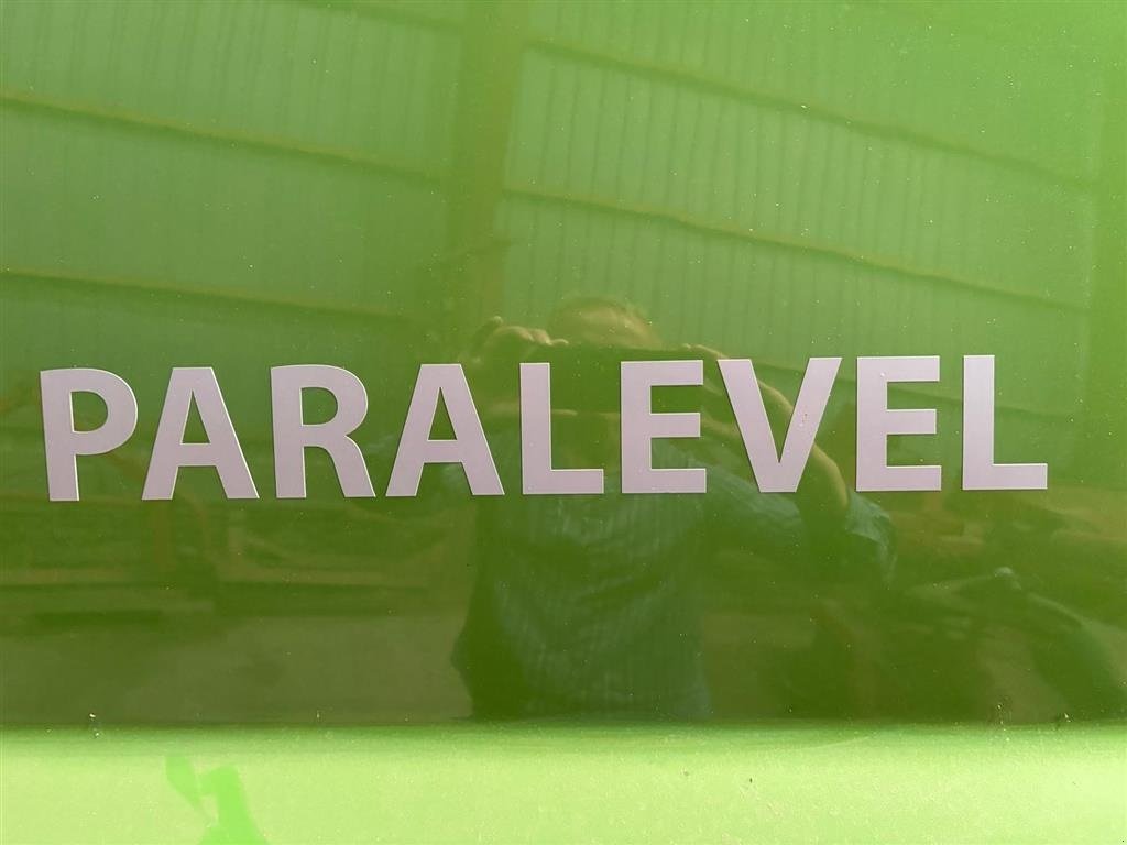 Mähdrescher des Typs Fendt 6335C Paralevel - 4wd 4WD. ParaLevel ( a la JD HillMaster og CLAAS Montana ). PowerFlow 25" skærebord. Står ved Kolding., Gebrauchtmaschine in Kolding (Bild 18)