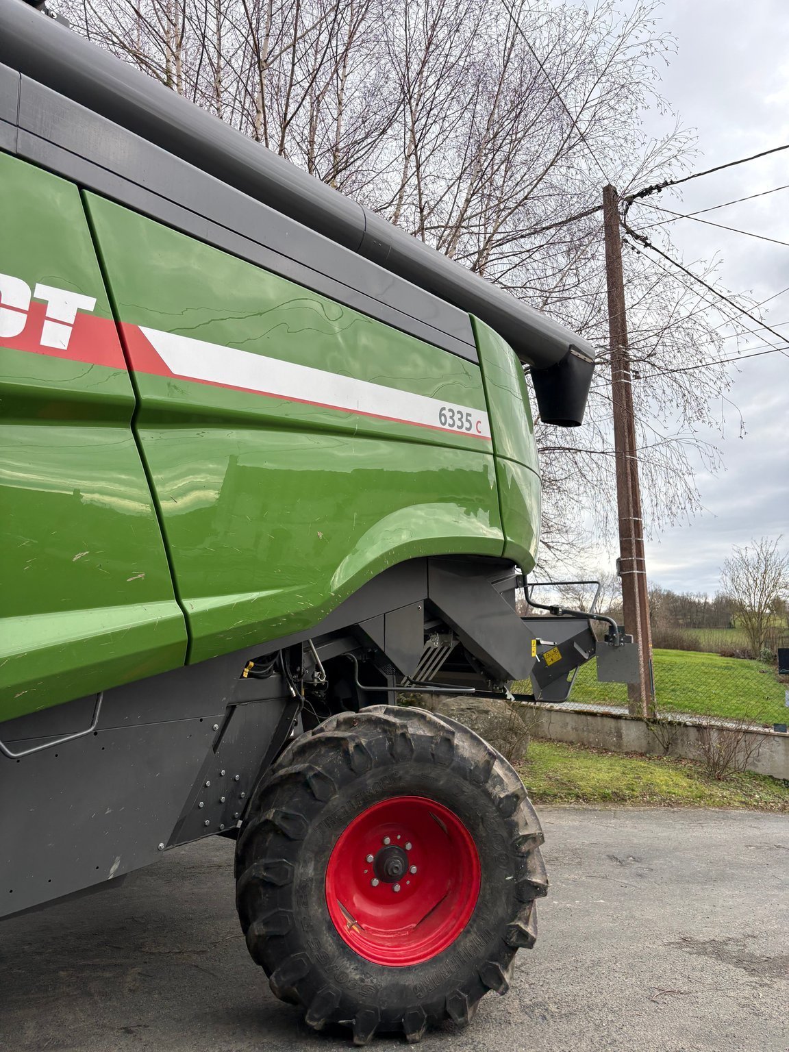 Mähdrescher du type Fendt 6335C, Gebrauchtmaschine en LA SOUTERRAINE (Photo 5)