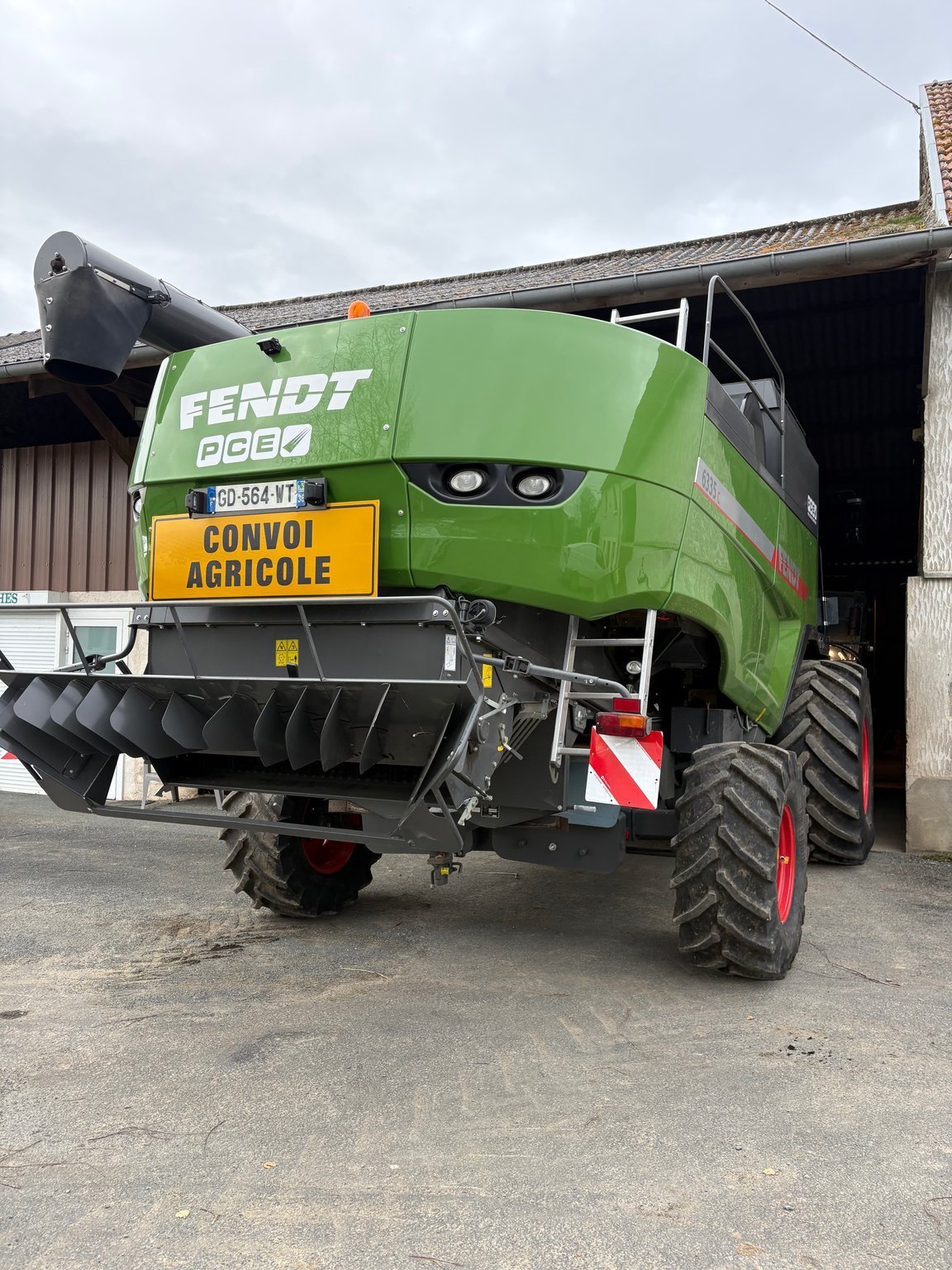 Mähdrescher du type Fendt 6335C, Gebrauchtmaschine en LA SOUTERRAINE (Photo 8)