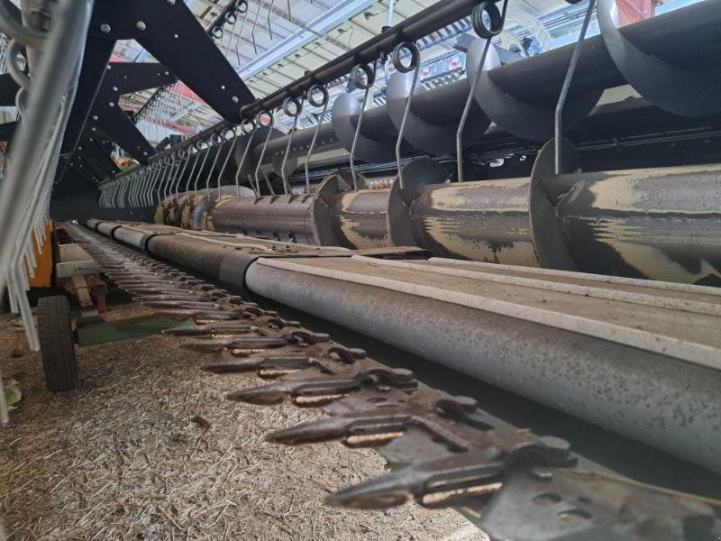 Mähdrescher του τύπου Fendt 6335CPL, Gebrauchtmaschine σε CHAUMONT (Φωτογραφία 4)