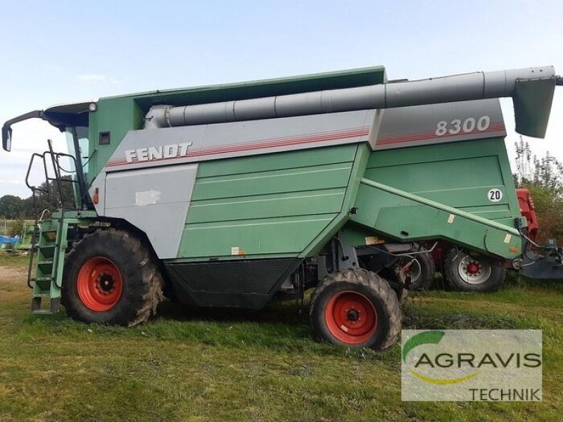 Mähdrescher del tipo Fendt 8300, Gebrauchtmaschine In Walsrode (Immagine 2)