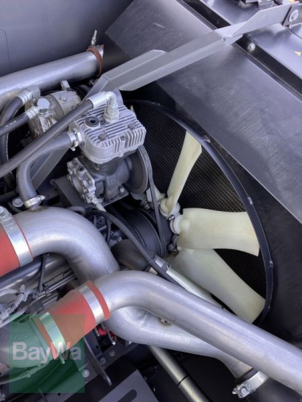 Mähdrescher van het type Fendt CORUS 526 MCS GEN1, Gebrauchtmaschine in Wurzen (Foto 12)