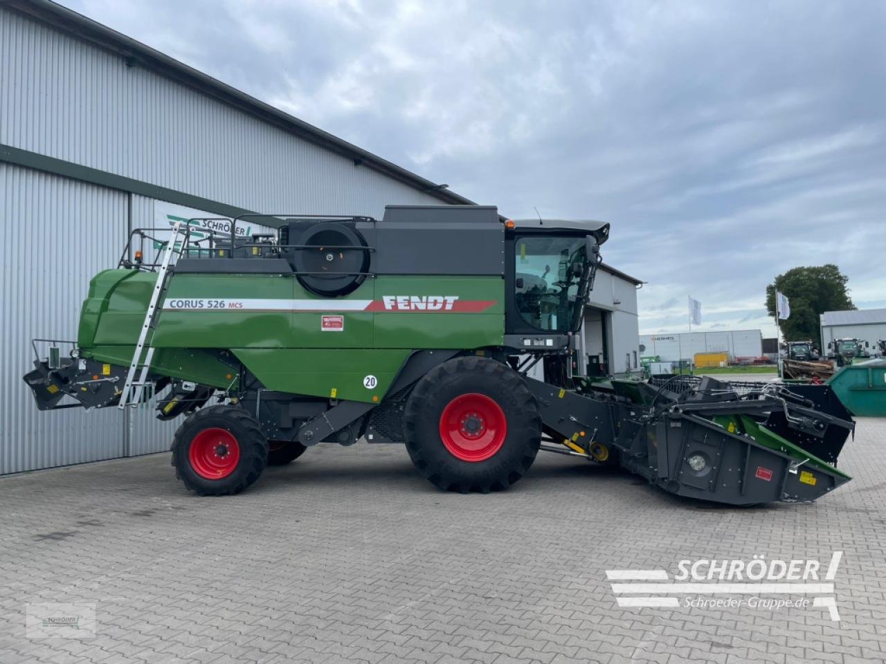 Mähdrescher des Typs Fendt CORUS 526, Neumaschine in Scharrel (Bild 2)