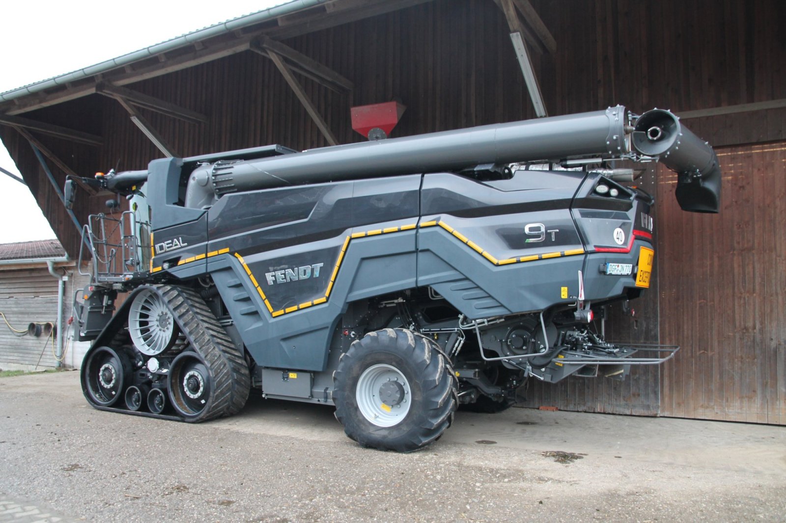 Mähdrescher del tipo Fendt IDEAL 9T, Gebrauchtmaschine In Niederviehbach (Immagine 3)