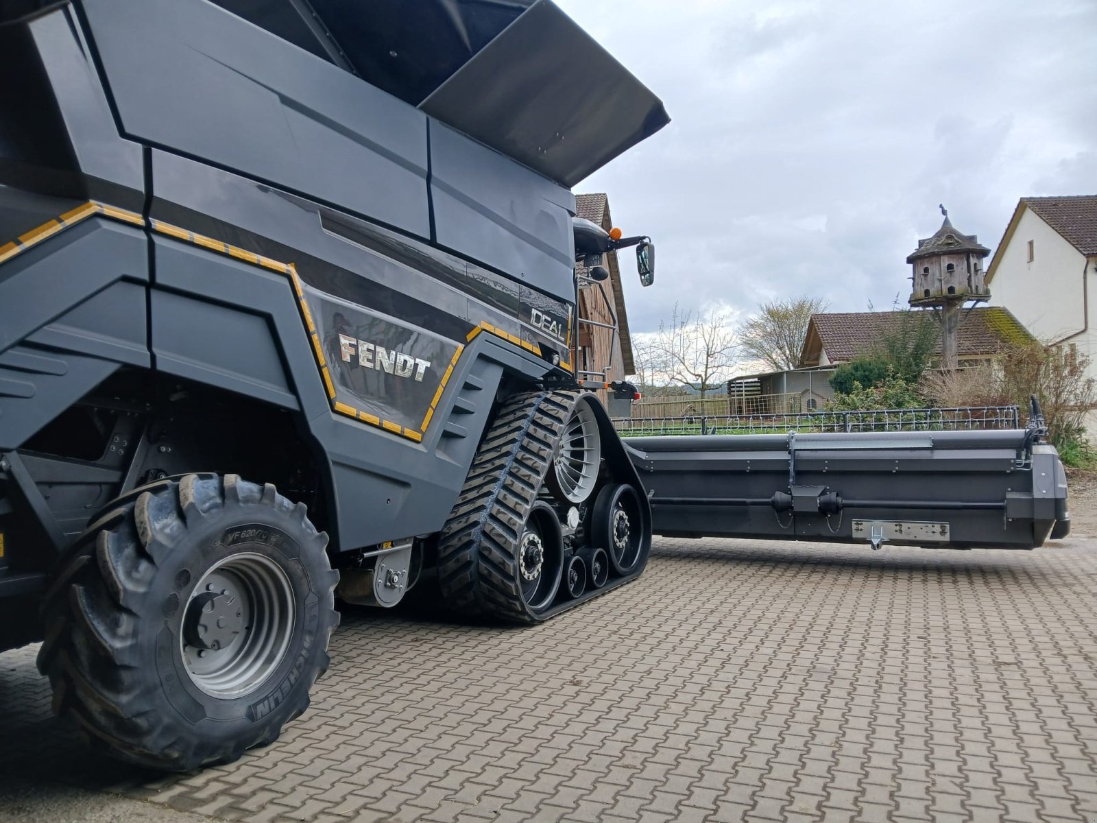 Mähdrescher del tipo Fendt IDEAL 9T, Gebrauchtmaschine In Niederviehbach (Immagine 12)