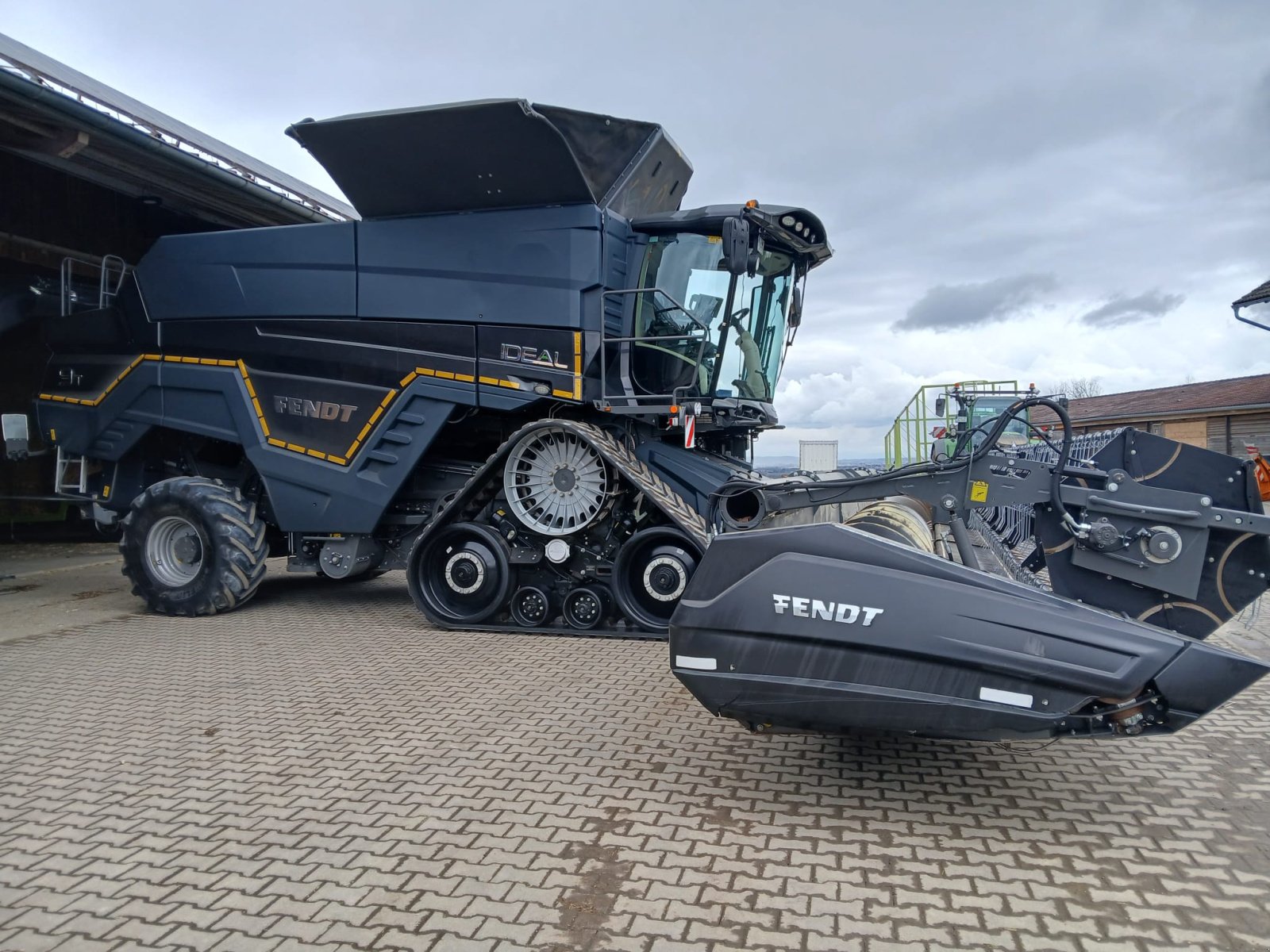 Mähdrescher del tipo Fendt IDEAL 9T, Gebrauchtmaschine In Niederviehbach (Immagine 14)