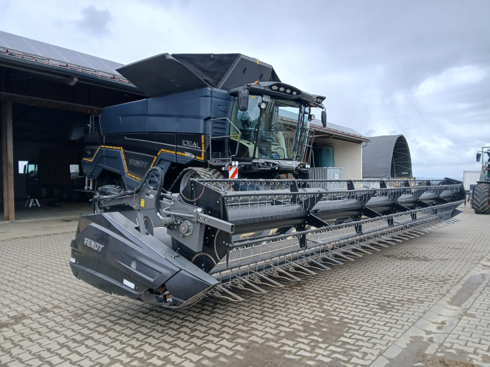 Mähdrescher типа Fendt IDEAL 9T, Gebrauchtmaschine в Niederviehbach (Фотография 3)