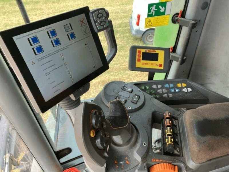 Mähdrescher Türe ait Fendt MOISS. BATTEUSE 6335 C PL, Gebrauchtmaschine içinde Feurs (resim 4)