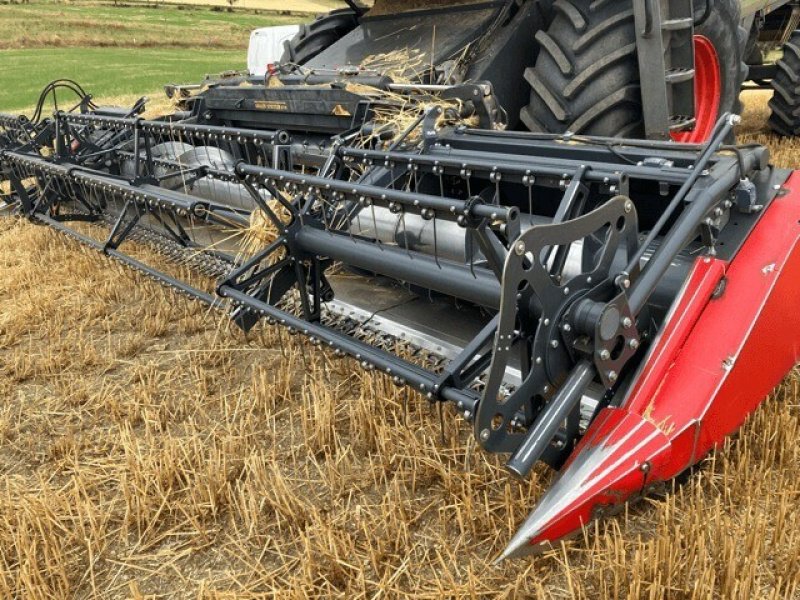 Mähdrescher Türe ait Fendt MOISS. BATTEUSE 6335 C PL, Gebrauchtmaschine içinde Feurs (resim 5)