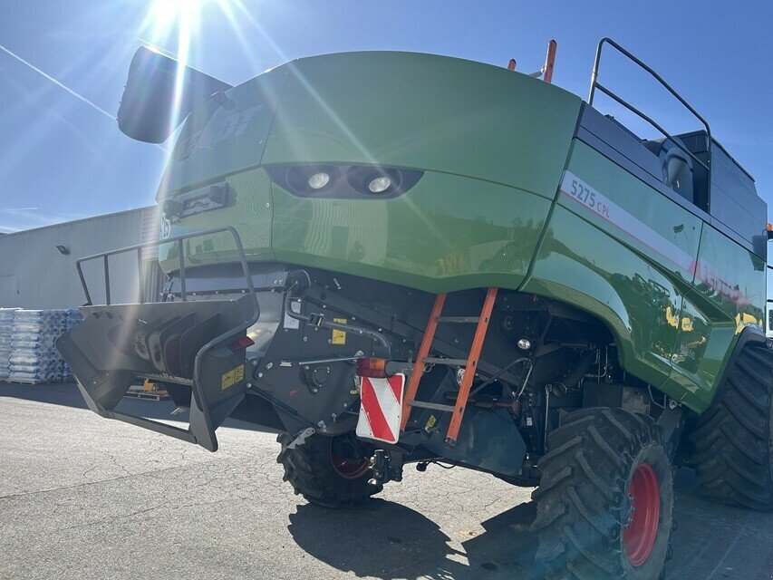 Mähdrescher van het type Fendt MOISSONNEUSE BATTEUSE 5275 C P, Gebrauchtmaschine in Feurs (Foto 3)