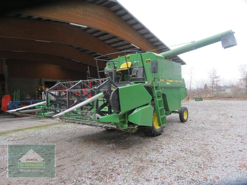 Mähdrescher des Typs John Deere 1042, Gebrauchtmaschine in Eferding (Bild 1)