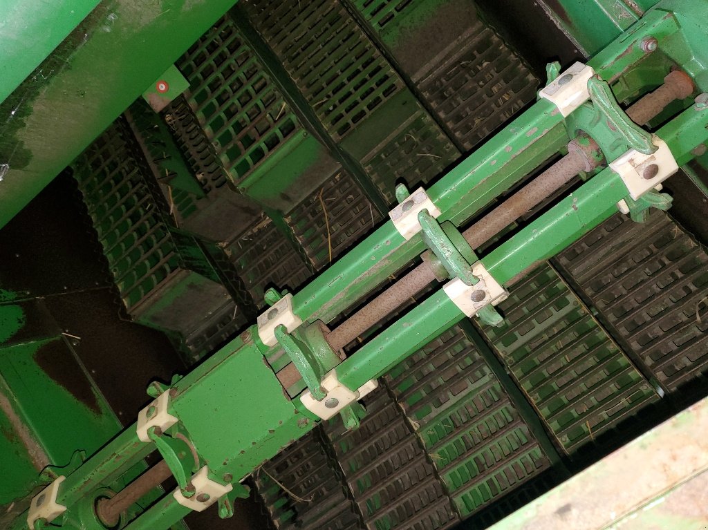 Mähdrescher van het type John Deere 1075, Gebrauchtmaschine in SAINTENY (Foto 7)